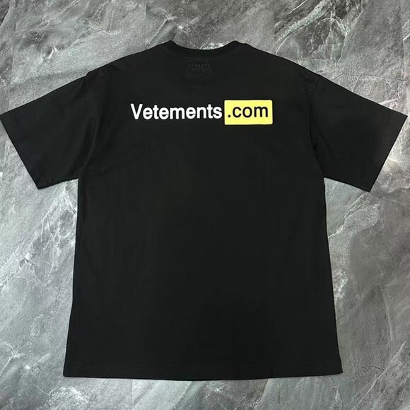 Vetements Black Short-Sleeve T-Shirt - Picture 2 of 8